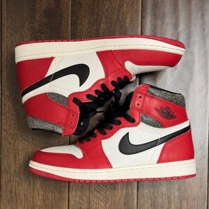 Air Jordan 1 Retro High OG
'Chicago Lost & Found' size M8.5 W10